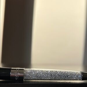 🖋️ 💎 Elegant Swarovski Black and Silver Pen 💎 🖋️